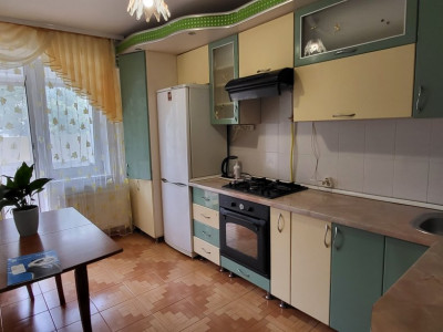 Spre vânzare apartament cu 3 camere în sect. Ciocana, str. Ginta Latină!