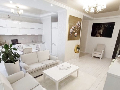Centru , str. Lev Tolstoi , Exfactor , 2 camere + living !