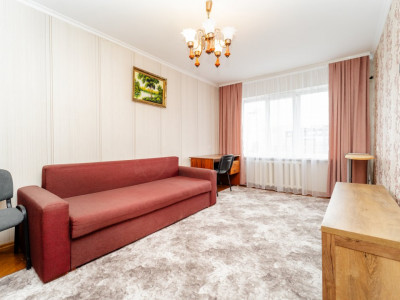 Apartament de mijloc cu 2 camere în centrul orașului, str. Albișoara, seria MS.