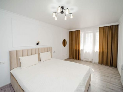 Botanica, bd. Dacia, apartament cu 2 camere și living, 47 mp.