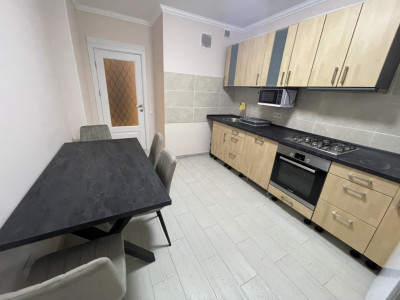 Spre chirie, apartament cu 1 cameră+living în bloc nou, Buiucani, piața Delfin.