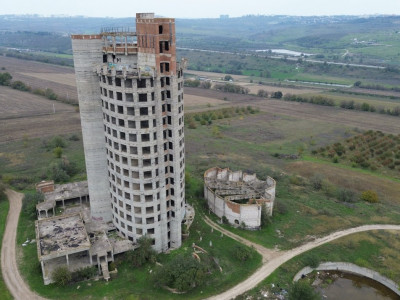 Teren de vânzare pentru căsuțe de vacanță în Ialoveni.