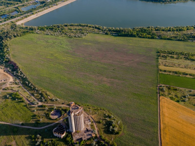 Teren de vânzare pentru căsuțe de vacanță în Ialoveni.