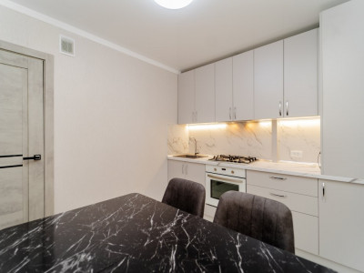 Apartament cu 3 camere, 75 mp, seria MS, Botanica, Grenoble.