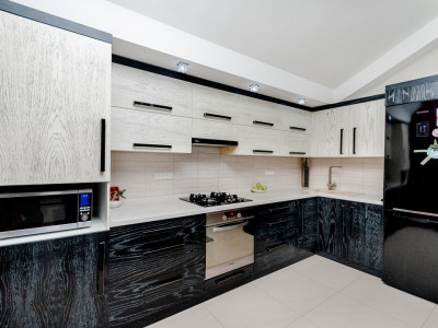 Vinzare apartament cu 2 camere + living, Durlesti, 118 mp.
