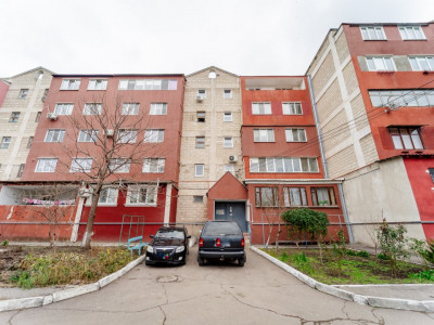 Продается 3-комнатная квартира, 80 кв. м, сектор Чеканы, Кишинев.