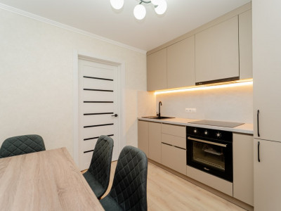 Vânzare apartament cu 2 camere, seria 143, reparație euro, Râșcani, Andrei Doga 