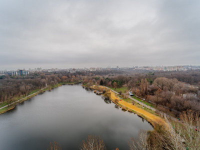 Chirie apartament cu 3 dormitoare, bd. Decebal, langă Valea Trandafirilor.