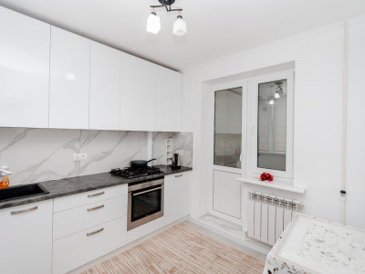 Chirie pe termen lung! Apartament cu 1 cameră, seria 143, Buiucani, Alba Iulia.