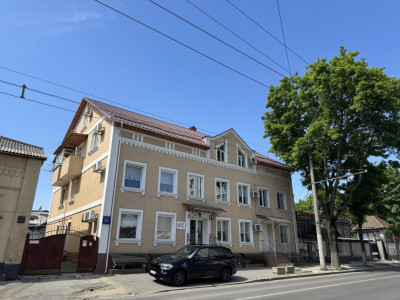 Spațiu de birou, Centrul capitalei,Chirie 15€/mp