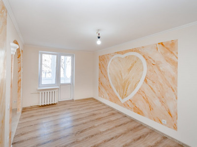 Квартира с 2 комнатами + гостиной, 60 м², Ботаника, Кишинёв.