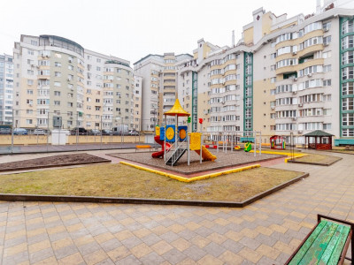 Квартира с 3 комнатами, Чеканы, Мирча чел Бэтрын, Basconslux.