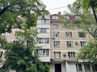 Apartament cu 2 camere vizavi de Parcul Valea Trandafirilor! 