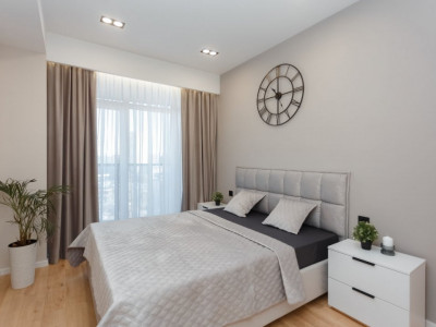 Apartament cu 3 dormitoare separate, living + 2 terase, Oasis, Riscani
