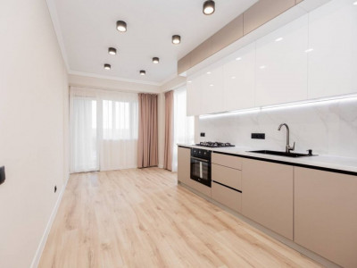 Квартира на продажу — 3 комнаты + гостиная, новострой, SkyHouse, Ботаника.