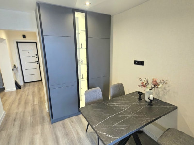 Apartament cu 2 camere + living și terasă, de vânzare în Centru, str. Albișoara.