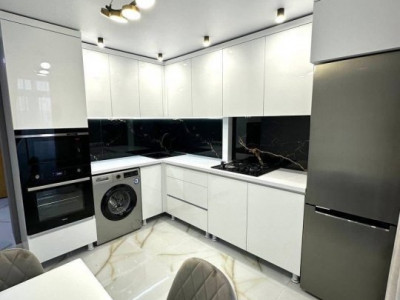 Spre vânzare–apartament cu 1 cameră + living, sectorul Botanica, bd. Cuza Vodă.
