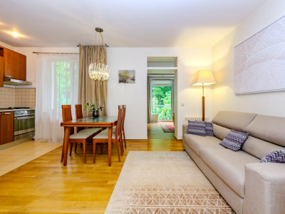 Apartament cu 3 camere + garaj, Calea Ieșilor, lângă pădure. 