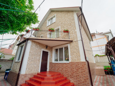 Spre vânzare casă în Durlești Tudor Vladimirescu , 4 ari teren 