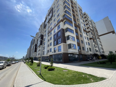 Просторная 3-комнатная квартира, 93кв.м, Мирча чел Бэтрын, Basconslux.