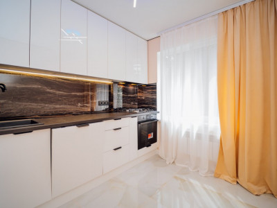 Продажа 3-комнатной квартиры, Буюканы, Алба Юлия.