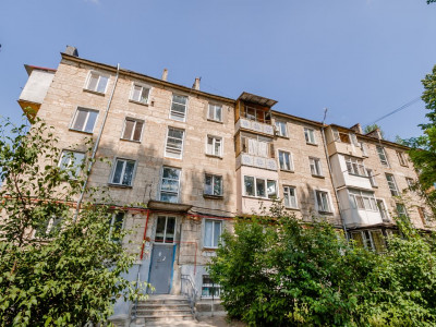 Vanzare apartament cu 1 cameră lângă parcul Valea Trandafirilor.