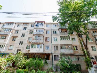 Apartament cu 2 camere, încălzire autonomă, Botanica, N. Zelinski.