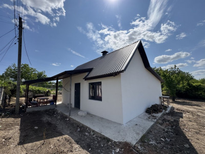 Vilă de vanzare în Sângera, 85 mp + 12 ari. 