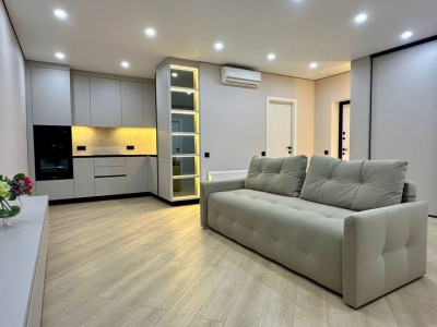 Продается квартира с 2 спальнями и гостиной, 67 кв. м — Colina Residence.