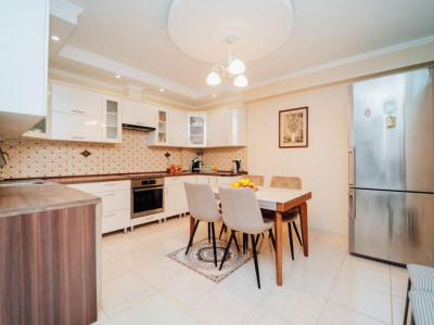 Apartament de mijloc cu 2 camere+living în bloc nou, Stăuceni.