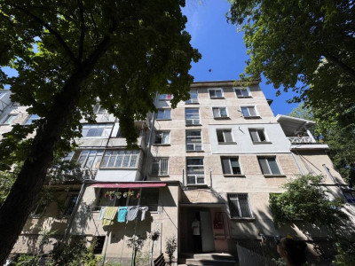 Apartament cu 2 camere de vanzare, sect. Râșcani, str. Florilor.