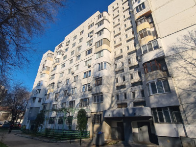 Apartament cu 2 camere de vanzare, seria 143, str. Albișoara.