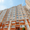 Apartament cu 2 camere și living, cu reparație, situat în centrul orașului. thumb 1