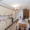 Apartament cu 2 camere și living, cu reparație, situat în centrul orașului. thumb 15