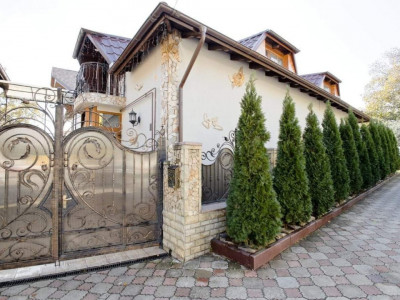Vânzare casă cu 2 nivele, 190 mp + 4 ari, Ciocana.