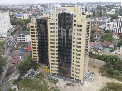 Apartament 3 camere în centrul orașului, str. P. Rareș, bloc nou, variantă albă.