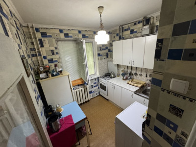Apartament cu 1 cameră, Botanica, str. Nicolae Zelinski, lângă V. Trandafirilor.