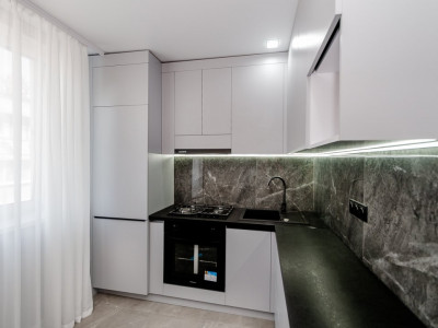 Apartament de vanzare cu 3 camere, Buiucani, Ion Creangă, zona Flacăra. 