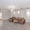 Chirie apartament în centrul orașului, Ștefan cel Mare, 2 camere+living+parcare. thumb 2