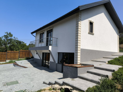 Casă nouă de vanzare în comuna Bâc, 130 mp+6 ari.