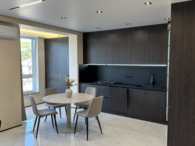 Apartament cu 2 odai și living/ Ștefan cel Mare 