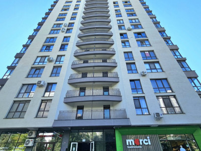 Vânzare apartament cu 2 camere și living de 82 mp, Centru, str. Ivan Zaikin.