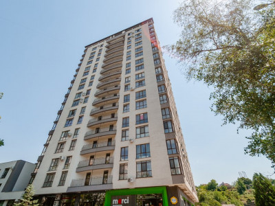 Продается квартира с 2 комнатами и гостиной 82 кв.м, Центр, Иван Заикин.