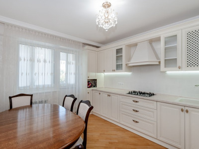 Apartament cu 2 camere + living, lângă Valea Trandafirilor 