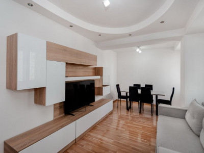 Chirie apartament cu 2 camere și living , bloc nou , prima linie !