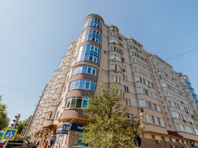 Apartament cu 2 camere, 40 ani 