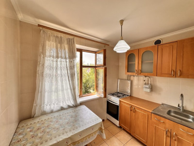 Vanzare apartament cu 2 camere în apropiere de parcul La Izvor.