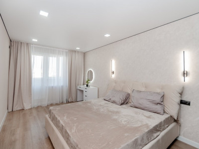 Apartament de vanzare cu 3 camere pe bd. Traian, Botanica.