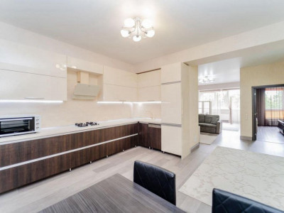Apartament de vanzare cu 2 camere și living, Botanica, Bd. Decebal