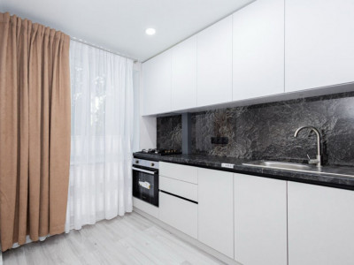 Vanzare apartament cu 1 cameră + living, Telecentru, str. Gh. Asachi.